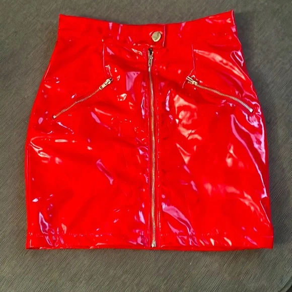AKIRA Red Patent Mini Skirt with Front Zippers - Picture 3 of 5